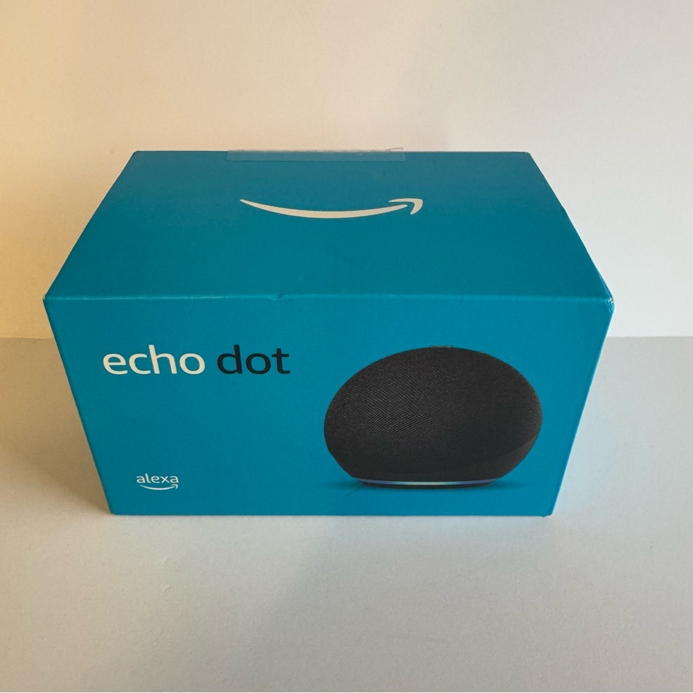 Sealed Echo Dot alexa 4th Gen. in black